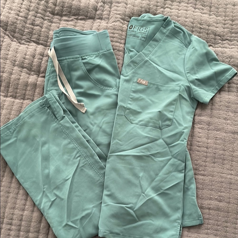 Figs Hydrogreen Green Scrub Set